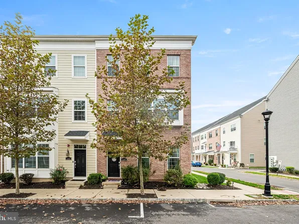 134 Easton St, Bensalem, PA 19020