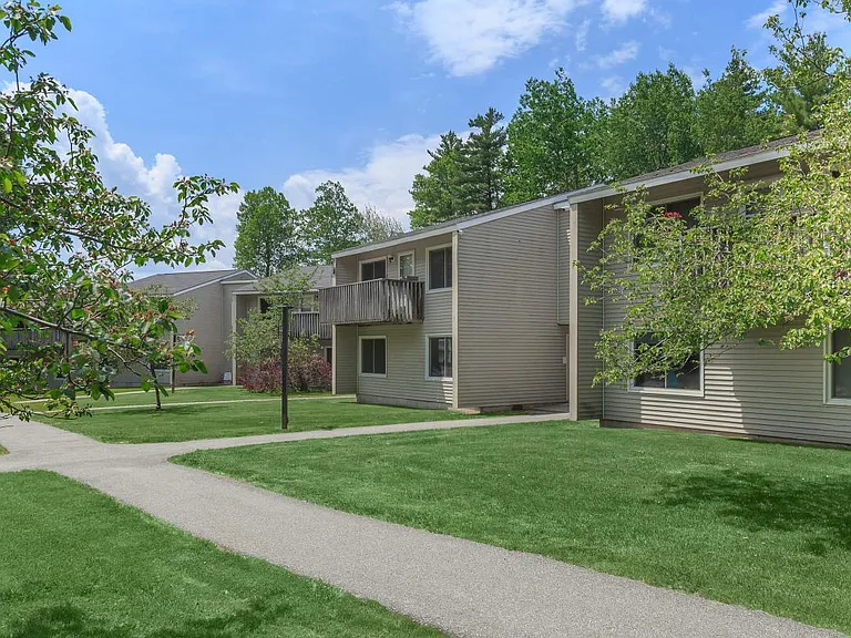 50 Pembroke Dr — Photo 9