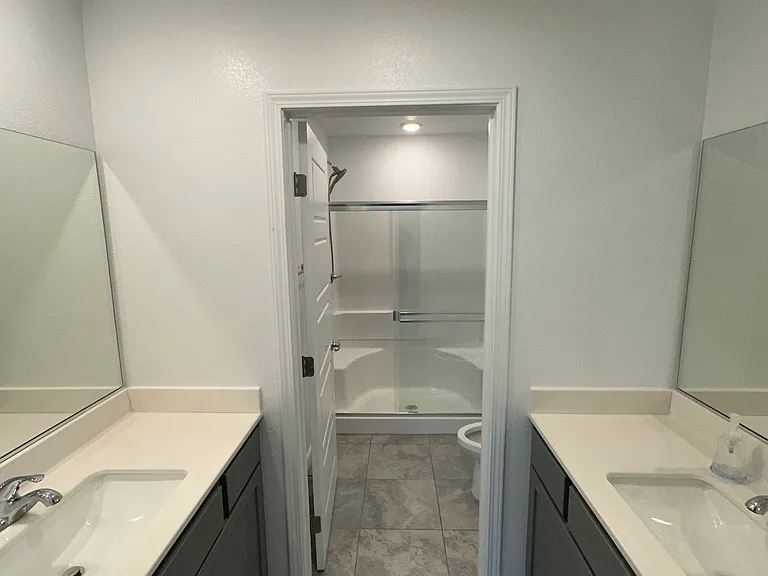 Master Bedroom Restroom