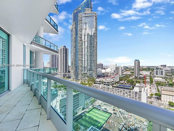 2nd image of 900 Biscayne Blvd APT 2412
