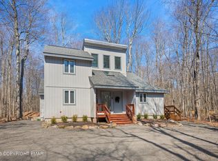 172 Cumberland Rd, Pocono Pines, PA 18350
