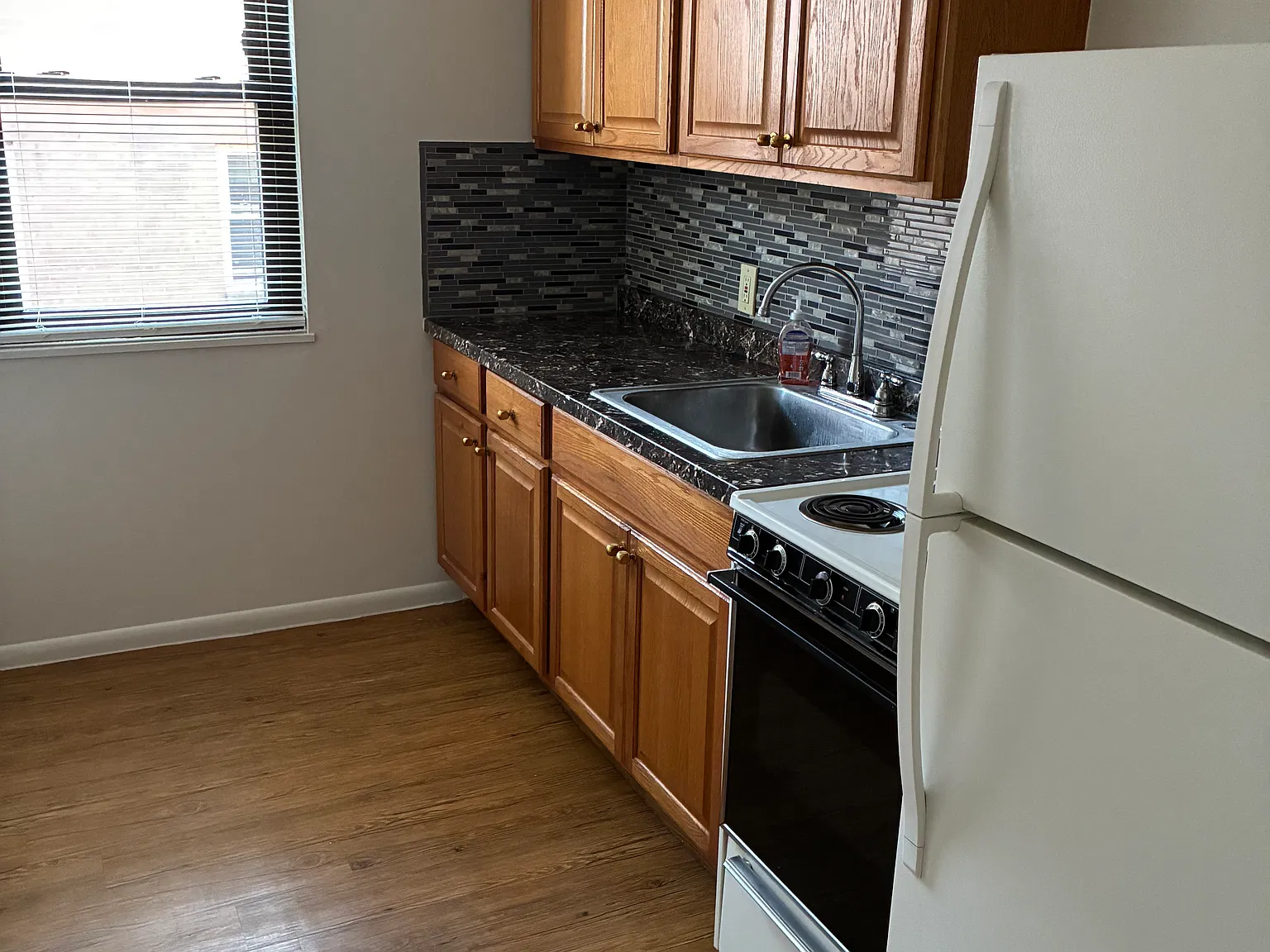 1 bed, 700 sqft, $850 — Photo 1