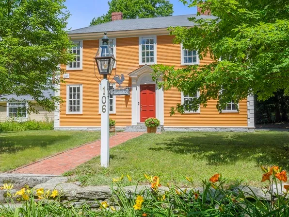 106 Benvenue St, Wellesley, MA 02482