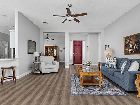 5th image of 1212 Willow Creek Dr