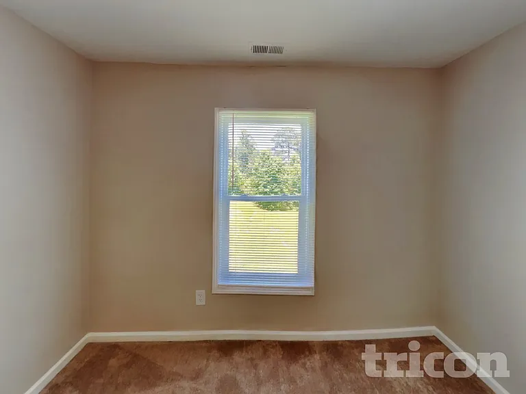 129 Seedling Ct — Photo 10