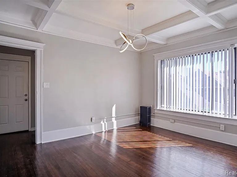 68 E Willis St #9 — Photo 5