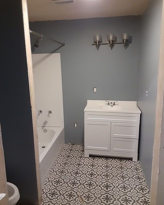 2nd image of 304 Main St