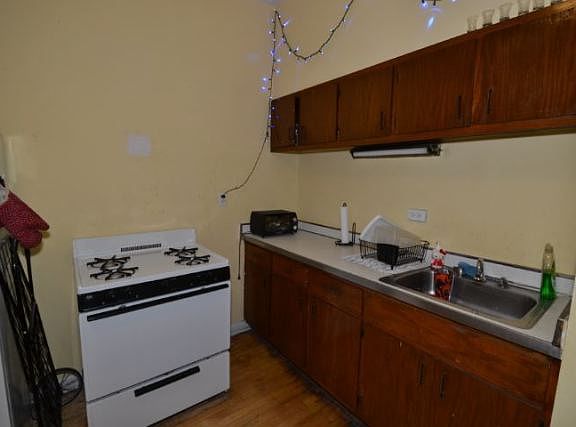 4th image of 917 W Waveland Ave #C2