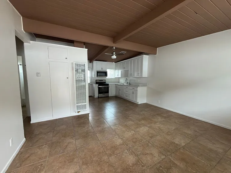 2225 Pacific Ave — Photo 2