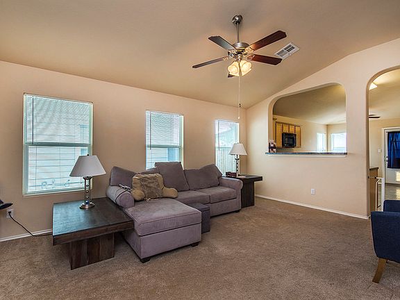 5th image of 3205 Barksdale Dr