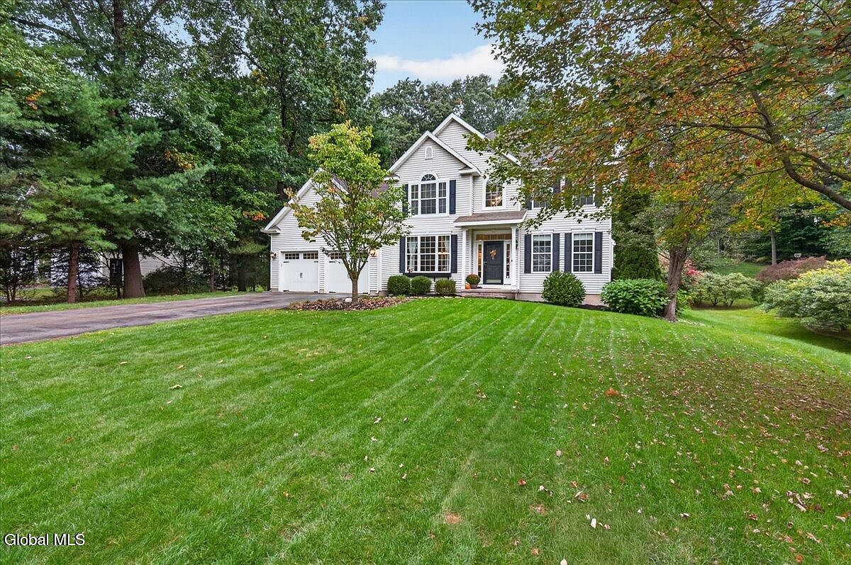 110 Cobble Hill Drive — McGregor Links Country Club