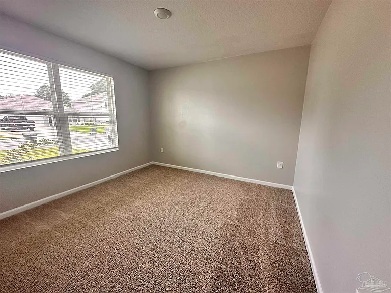 2348 Kirkwood Dr — Photo 10