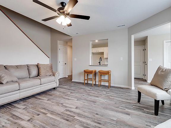 5th image of 2806 Chasehire Dr