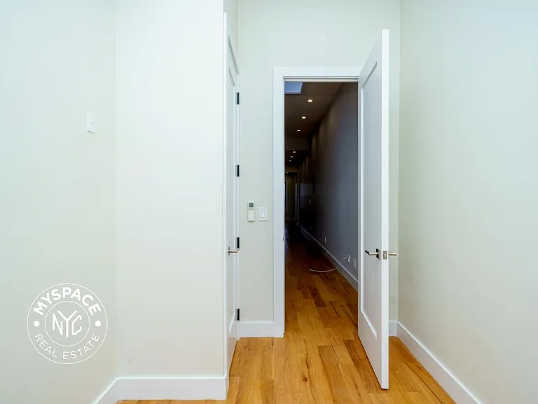 50 Starr St #3L — Photo 5