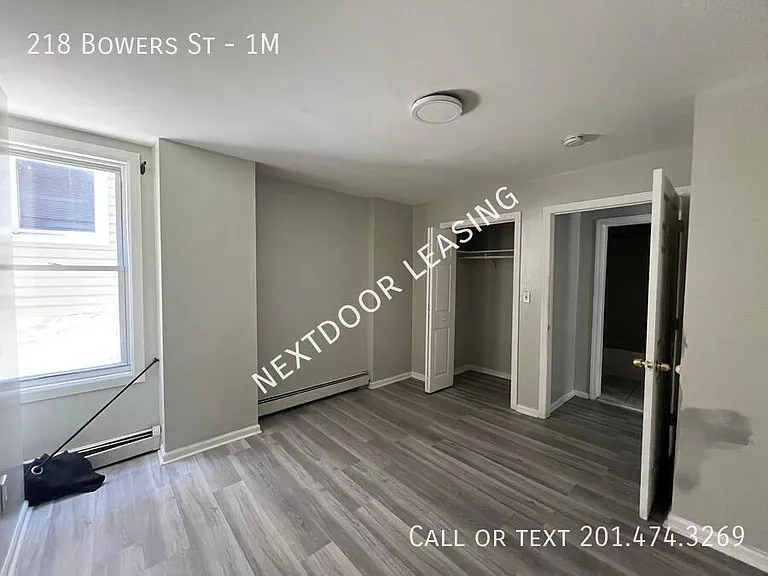 218 Bowers St #1M — Photo 10