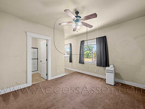 2nd image of 226 E Peck St #9