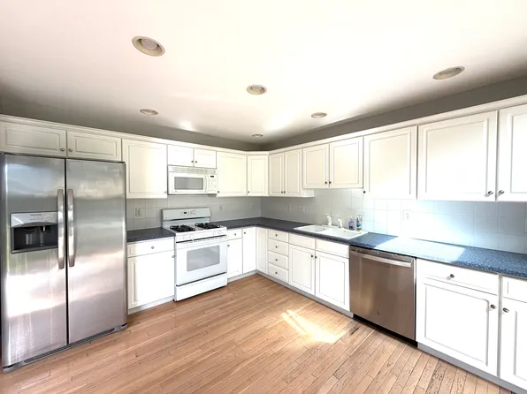 45 Palmer Dr, Moorestown, NJ 08057