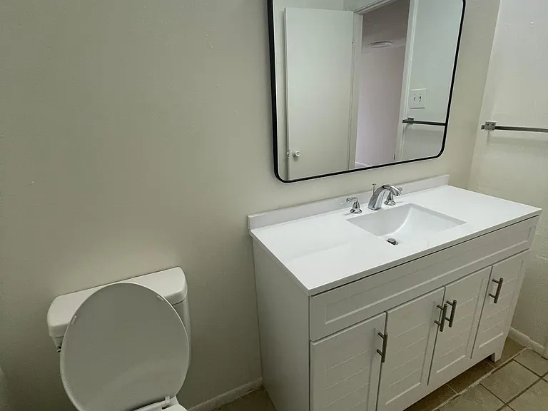 517 Palomas Dr SE #A — Photo 17