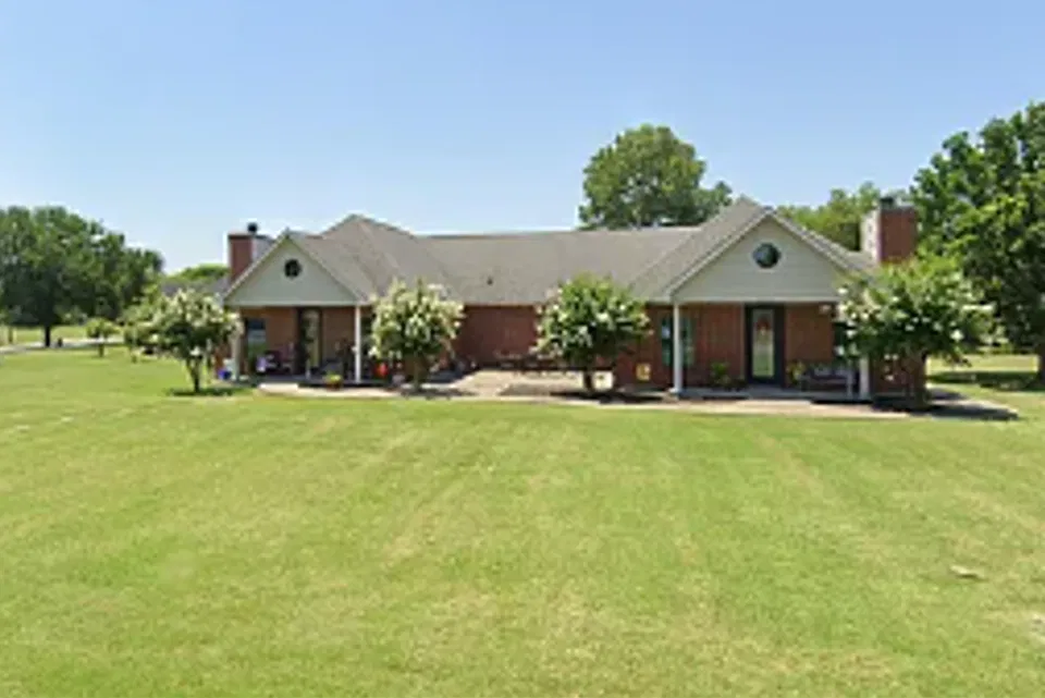 801 W Russell Ave #200