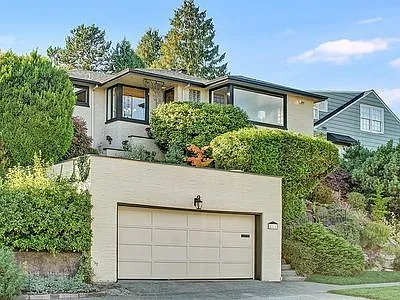Beautiful Magnolia View House — Photo 1