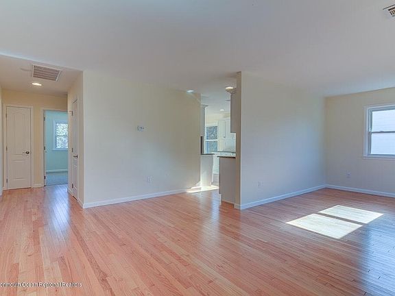 5th image of 23 Pembroke Ln