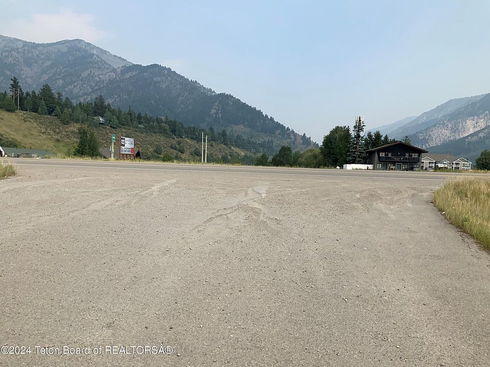 2nd image of 119 Sagebrush Dr