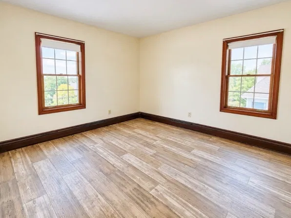 34 Dorchester St, Worcester, MA