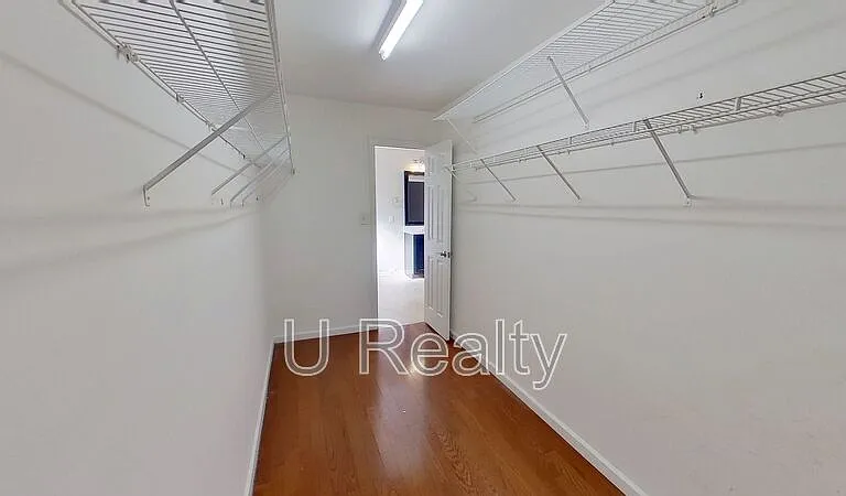 10009 Barrands Ln — Photo 15