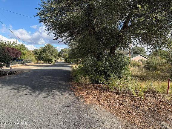2nd image of 17653 W Foothill Rd