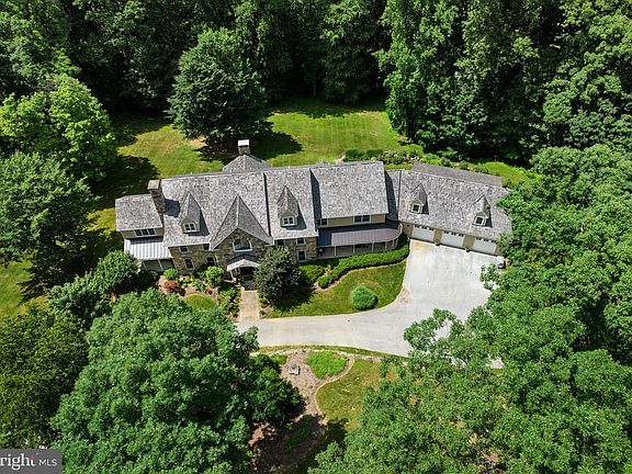 2nd image of 6 Douglass Ln