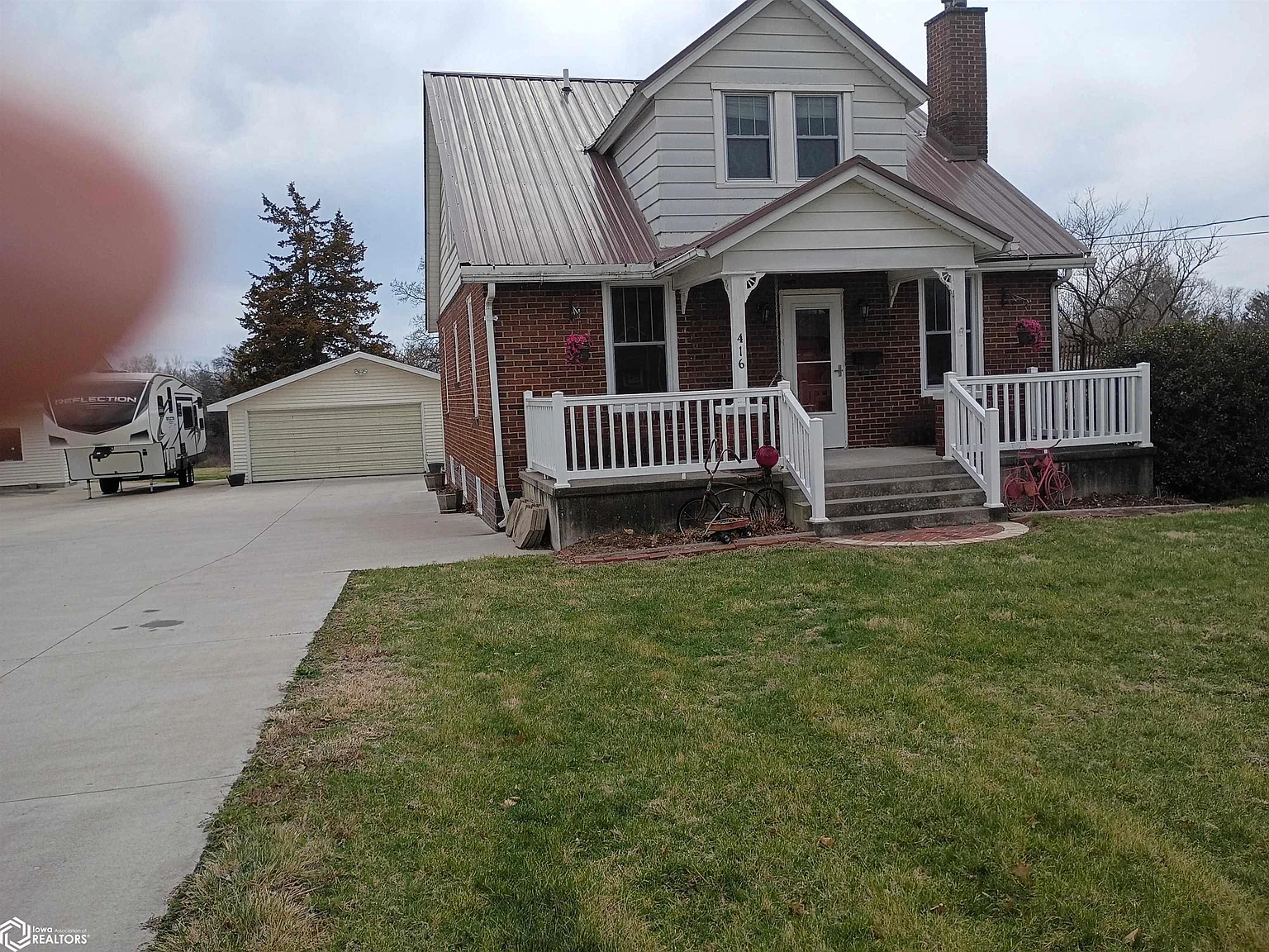 416 Elmdale Ave photo 1