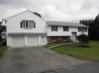 40 Green Dr, North Attleboro, MA 02760