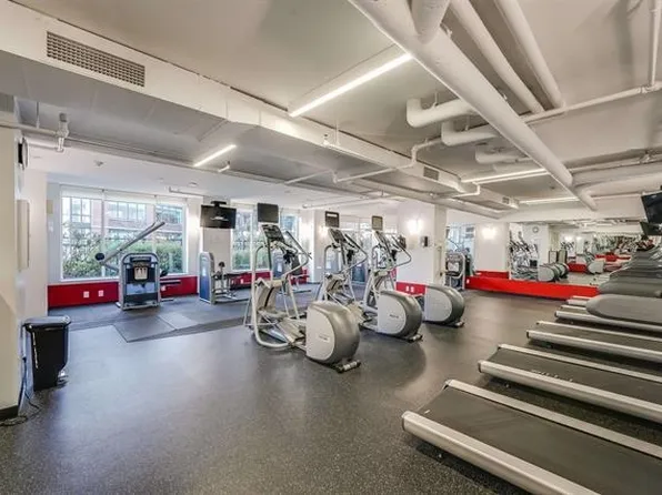 1100 Maxwell Lane image 10 of 11