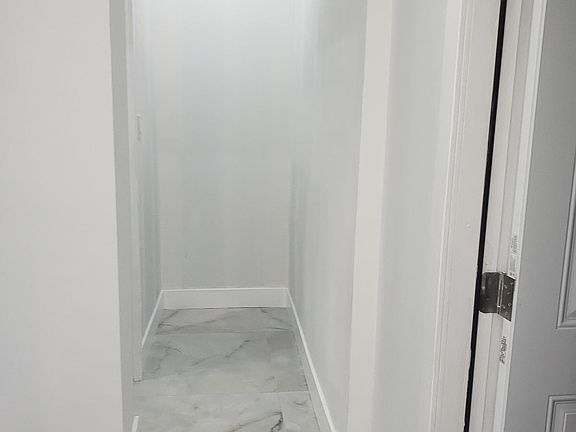 4th image of 270 NE 162nd St #1