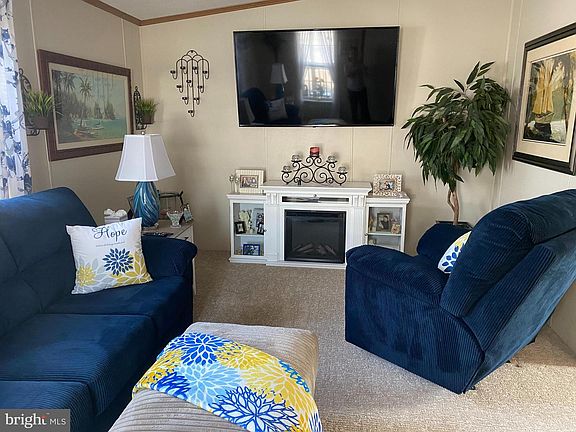 4th image of 326 Dogwood Dr