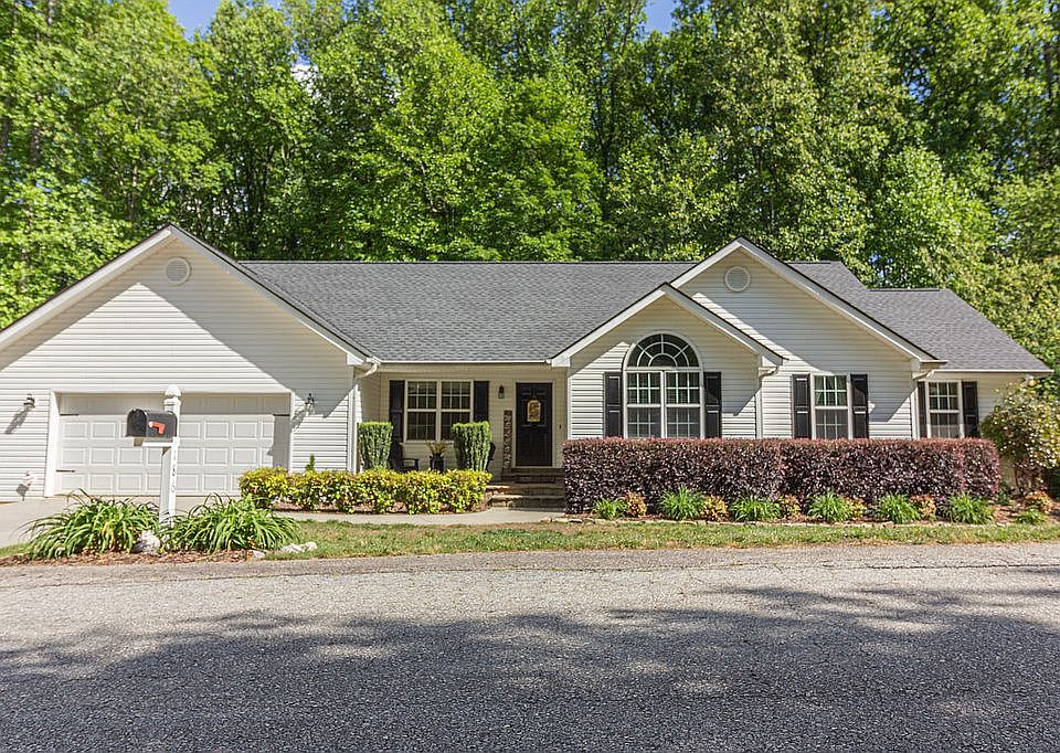 1st image of 186 Stonebrook Dr