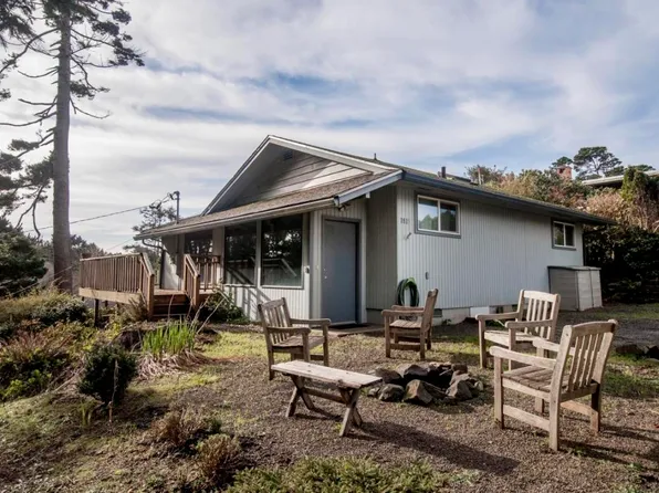 1815 NW 35th Pl, Lincoln City, OR 97367