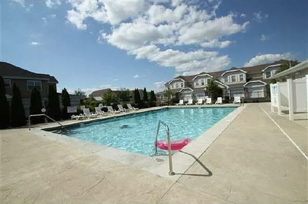 1626 White Oak Trl — Photo 2