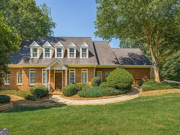 4th image of 4070 Runnymede Dr SW