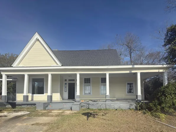 9 Academy St, Hawkinsville, GA 31036