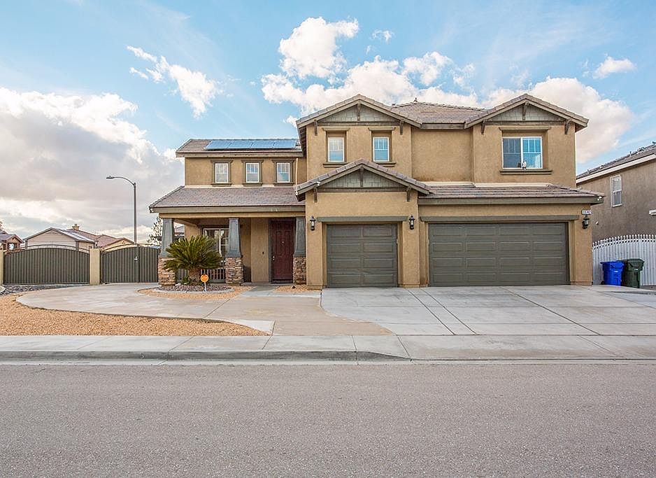 1st image of 13742 Camino Cinco St