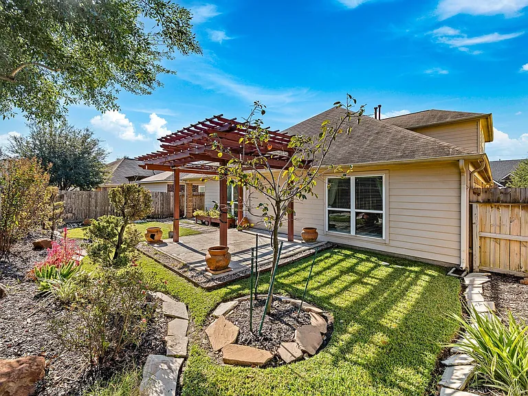 13914 Juniper Bend Ln — Photo 35