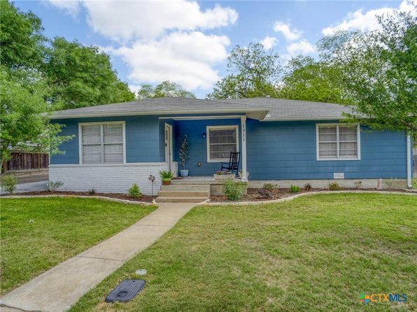 1311 N Avenue F, Shiner, TX 77984