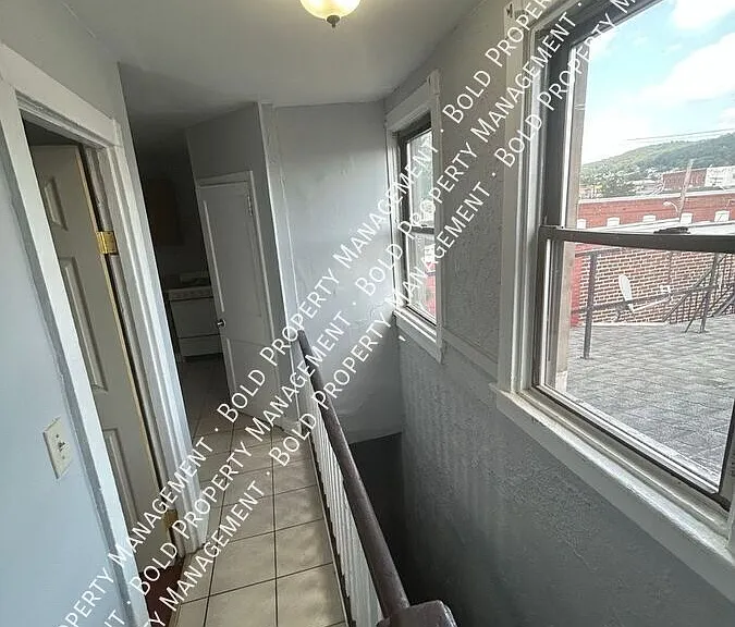 846 Bingaman St #3F — Photo 5