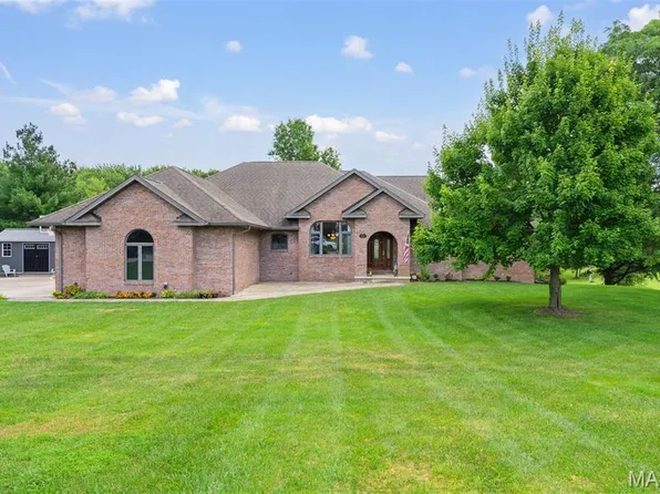 514 Lakeside Manor Dr, Kirksville, MO 63501
