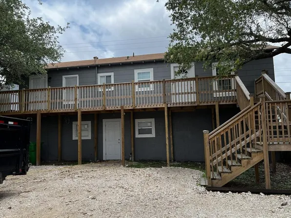 141 S Rife St, Aransas Pass, TX 78336