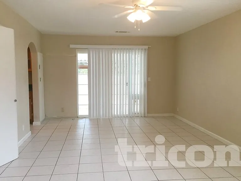 1036 Nightingale Ct — Photo 4
