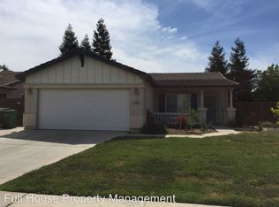 1325 N Mathew St, Porterville, CA 93257