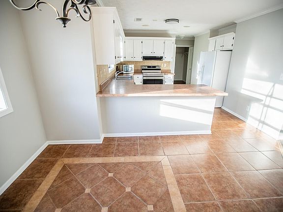4th image of 124 Cedar Dr