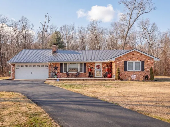 302 Honeysuckle Rd, Elkton, VA 22827